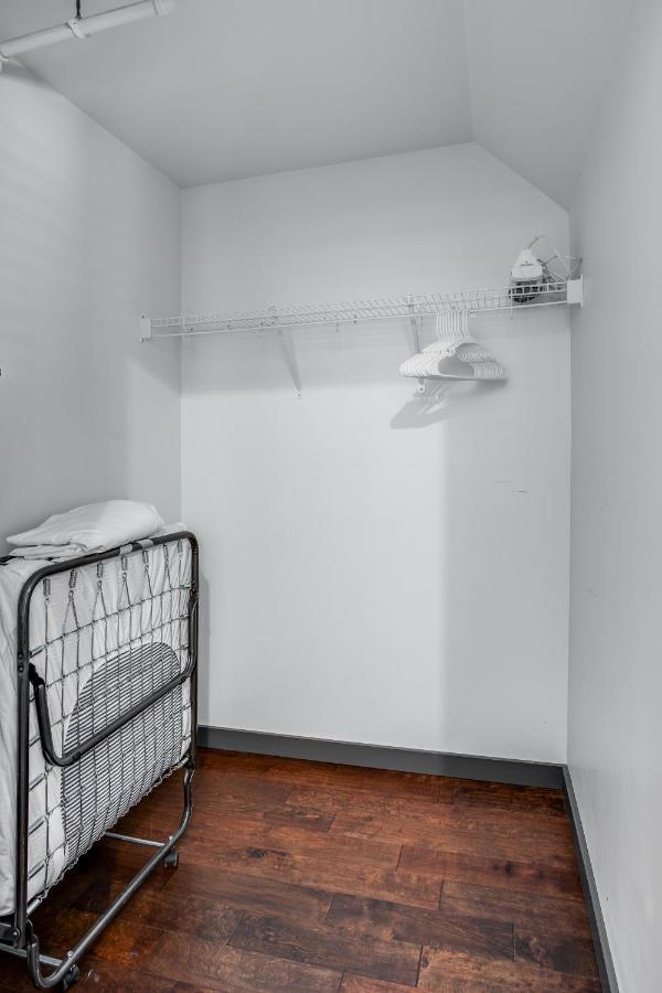 Ny Style Centric Loft With King Bed By Park Ave Διαμέρισμα Ρότσεστερ Εξωτερικό φωτογραφία
